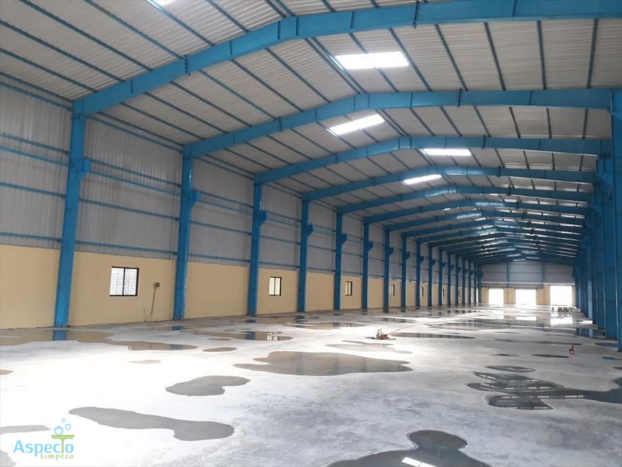 Limpeza Industrial e Galpões